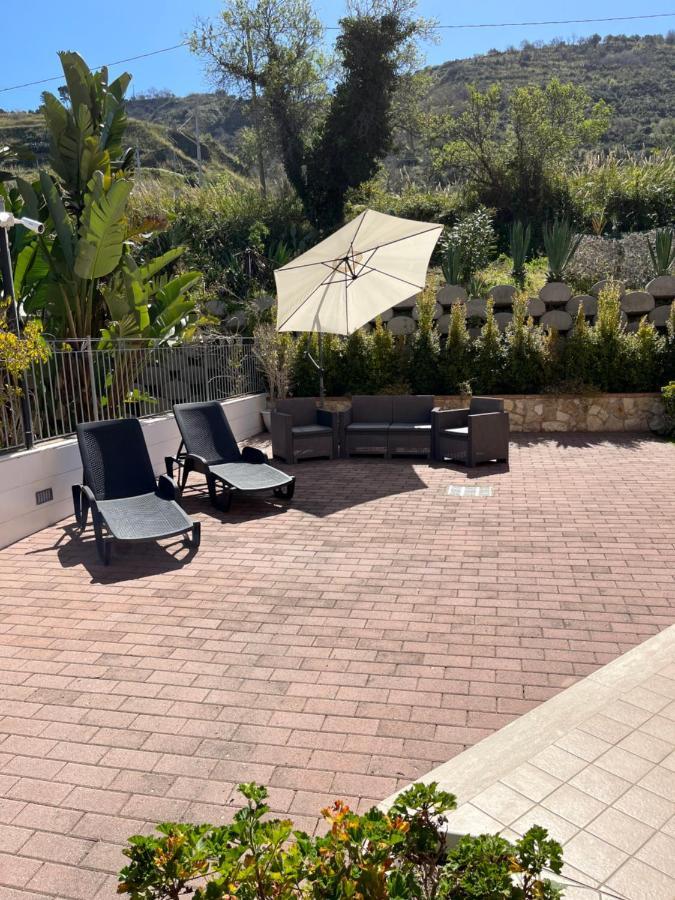 Residenza De Luca B&B Тропея Экстерьер фото